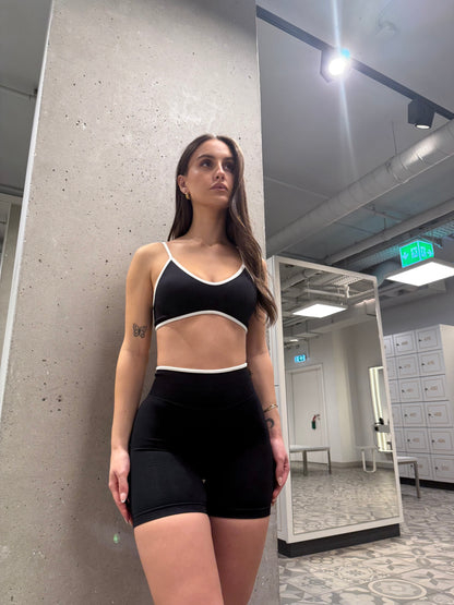 Aurora Scrunch Shorts Black
